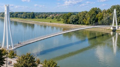 The pedestrian bridge over the Drava — illustration.