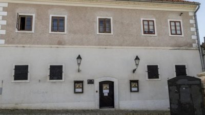 Pročelje Galerije Waldinger u Tvrđi