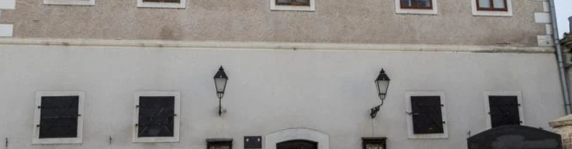Pročelje Galerije Waldinger u Tvrđi